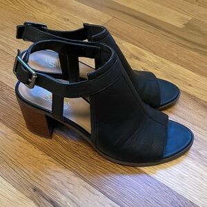 EUC 🍂 perfect for fall! 🍂 FRANCO SARTO OPEN TOE HEELED MULES WITH STRAP size 7.5